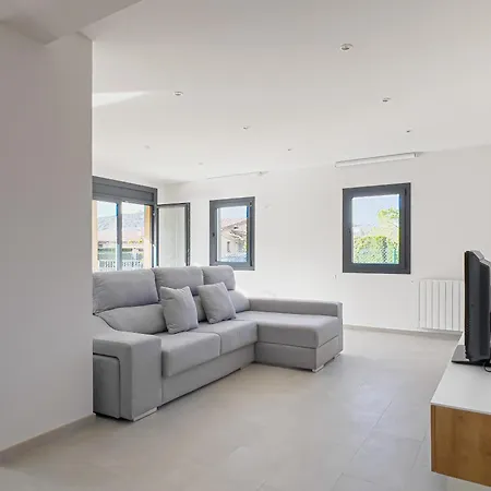 Els Majordoms - El Mont Holiday home Beuda